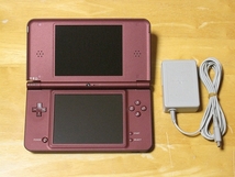 (008)美品 ニンテンドーDSi LL本体(ワインレッド) 純正ACアダプター付_画像1