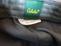 激レア USA購入 アメリカ企業モノ 人気アウトドア用品店舗チェーン カベラス【Cabela’s】ロゴ刺繍入りキャップ グレー 中古良品_画像6