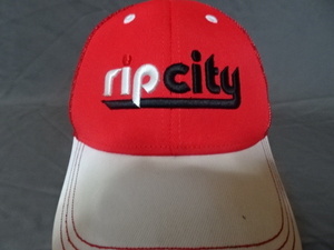 激レア アディダス製 NBA バスケ ポートランドトレイルブレイザーズ【Portland Trail Blazers】【RIP CITY】ロゴ刺繍メッシュCAP 中古品