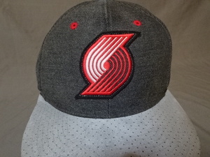 激レア USA購入 【Mitchell & Ness】製 NBAバスケ ポートランド トレイルブレイザーズ【Portland TrailBlazers】ロゴ刺繍入りCAP 中古品