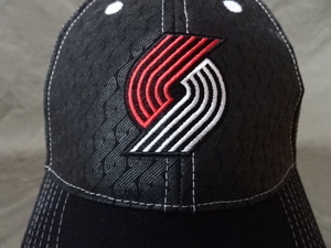 激レア USA購入 NBAバスケットボール ポートランド トレイルブレイザーズ【Portland TrailBlazers】ロゴ刺繍入りキャップ BLACK 中古良品