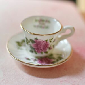 イギリス製　ミニチュアティーカップ・ソーサ―セット　ヴィンテージ　レア Fine Bone China