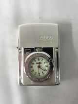 ○営HM023-A5T60【埼玉発】ZIPPO BRADFORD.PA. U.S.TRADITIONAL PRECISION EQUIPMEN 時計付き 2002年4月製 時計動作未確認　現状品_画像2