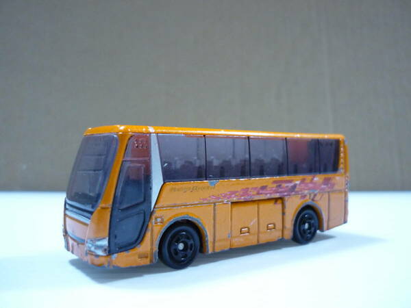 [管00]【送料無料】ミニカー 1/156 三菱ふそう エアロクィーン(オレンジ) 2008「トミカ No.1」 タカラトミー ミニチュア