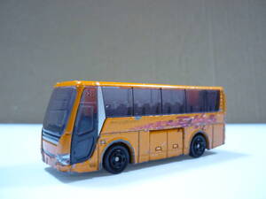 [管00]【送料無料】ミニカー 1/156 三菱ふそう エアロクィーン(オレンジ) 2008「トミカ No.1」 タカラトミー ミニチュア