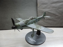 １円スタート　★フォッケウルフ　Ｆｗ１９０Ｄ-９　　ドイツ★　　童友社　　１/７２　　塗装済み完成品　　極美品・未使用に近い_画像3