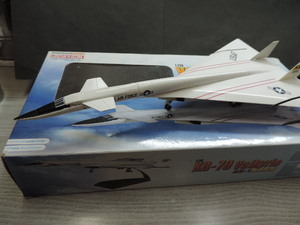 ★ＸＢ-７０　ヴァルキリー試作初号機　ＮＡＳＡ使用★　　ＤＲＡＧＯＮ　ＷＩＮＧＳ　　１/２００　　中古品