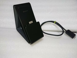 SONY マルチコネクトコンポ用ウォークマン充電 スタンド 。 ケーブルは　1-846-604-11 