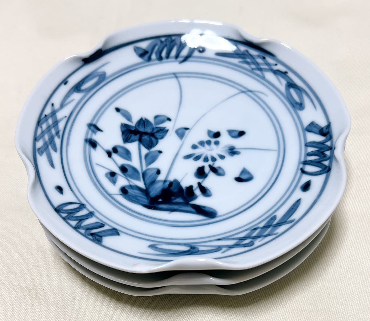 vaisselle japonaise, céramique, peint à la main en bleu et blanc, motif floral, Petite assiette en forme de fleur 3 pièces, Showa rétro, vaisselle japonaise, plat, Petites assiettes