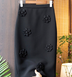 レディースタイトスカート３Dフラワーが可愛い黒色バックスリットS