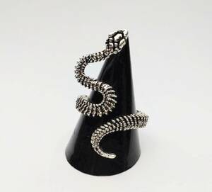 送料無料　【フリーサイズ】スネーク　蛇　リング　指輪　ギザギザ　ヘビ　パイソン　ファンスマ
