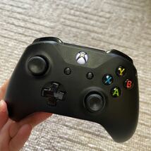 ジャンク Xbox One ワイヤレスコントローラー 4つと充電台_画像2