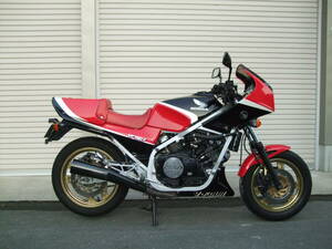 １９８５年型ホンダＶＦ７５０Ｆ　ＮＣ１５（赤黒カラー）車検あり：修理完了再出品