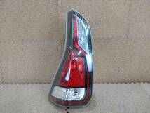 【美品】日産 セレナ C27 左テールランプ LED KOITO コイト 220-23719 前期 26559-5TA0B【R5-4336B-O】_画像1