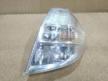 【美品】ホンダ フィット ハイブリッド GP1 右テールランプ LED STANLEY スタンレー P9883【R5-4444B-CA】_画像1