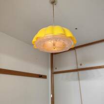 昭和レトロ 照明器具 黄色 花びら 蛍光灯２本＆豆電球付き　ナショナル製_画像3