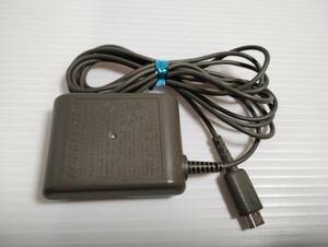 端子部ダメージ有り　純正品 ニンテンドー DS lite 用　充電器　ACアダプター USG-002 NINTENDO 簡易クリーニング・動作確認済み　DSlite