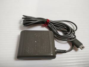 純正品 ニンテンドー DS lite 用 充電器 ACアダプター USG-002　NINTENDO 簡易クリーニング・動作確認済み DSlite