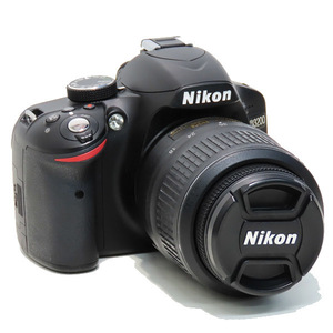 ■中古 Nikon D3200 デジタル一眼レフカメラ AF-S DXズームレンズ 18-55mm f/3.5-5.6 バッテリー付き ニコンFマウント