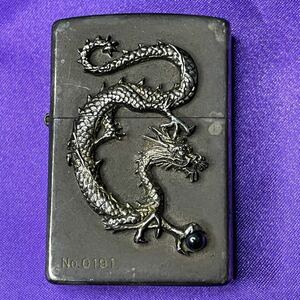 Zippo 龍 石入り ブラック スワロフスキー 神龍 竜 彫刻 ? No.0191 2002年製 ジッポー U.S.A. 喫煙グッツ オイルライター 管理Z9