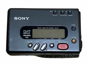 【通電確認済】ソニー SONY DAT WALKMAN ウォークマン TCD-D7 デジタルオーディオテープレコーダー ジャンク