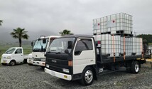 貯水タンク シュルツ散水 1000L 貯蔵 農薬散布 肥料 ソーラー 水道が無い所 農業 畑 農機具 パレット付 IBCタンク 店舗内在庫有 即発送　3_画像4