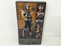 ●営AD410-100【未使用品】 RAH No.528 仮面ライダー カブト 仮面ライダー パンチホッパー 2011 デラックスタイプ フィギュア_画像3