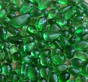 浄化 さざれ 高品質 風水 装飾 水タンク 100g 天然石 パワーストーン 5-9mm 緑 瑠璃 人造石 Artificial crystal