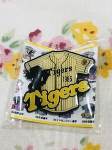 阪神タイガース ユニフォームピンバッジ トラッキー