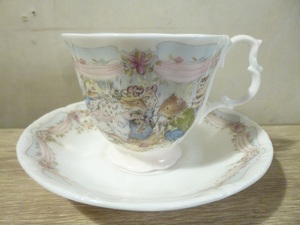 〓ロイヤルドルトン/Royal Doulton ブランブリーヘッジ ウエディング WEDDING コーヒーカップ＆ソーサー ティーカップ C&S ξ