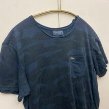 セール 即決1円 ◆美品◆EMPORIO ARMANI JEANS エンポリオアルマーニジーンズ 迷彩 プリント プレート Tシャツ ロゴ トップス 半袖メンズ_画像4