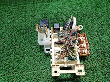 トヨタ ハリアー MCU10W 1998年式 ヒューズボックス 発送サイズ「M」 C14-077*_画像5