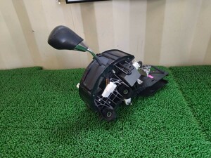 トヨタ エスティマ ACR50W 2006年式 シフトレバー 発送サイズ「L」 NSP26309