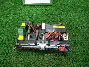 ランドローバー レンジローバーヴォーグ ABA-LM44 2005年式 ヒューズボックス 発送サイズ「M」 C9-071*