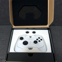 動作確認済み Razer Wolverine V2 Chroma White ホワイト PC&XBOX用コントローラー_画像6