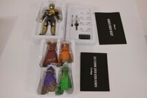 061 k0932 開封品 バンダイ 魂ウェブ商店 S.H.Figuarts 真骨彫製法 仮面ライダービースト マントセット 2個セット_画像2