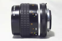 B348◆かなりおすすめの超美品！ピントリング含め動作良好！光学良好！◆ Nikon ニコン Ai-s Micro-NIKKOR 55mm F2.8_画像4