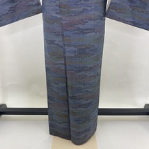 大島紬 十字絣 水色 グレー 袷　お洒落着　普段着　正絹　裄64.5cm　身丈159cm　美品　Cランク　 Sサイズ　1747_画像4