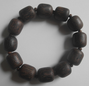  Vietnam production . tree .. bracele beads genuine article 30g 15mm is good fragrance & beautiful wood grain circle futoshi type Buddhist altar fittings ..agarwood fragrance aroma healing 