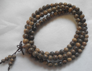  Vietnam production high class goods rank!. tree .. beads necklace bracele genuine article 44g 8,5mm agarwood Buddhist altar fittings .. beautiful wood grain is good fragrance water . aroma 