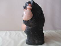 雌の狸の置物 : 信楽焼の陶器製・レトロ・縁起物・工芸品・民芸品・タヌキの女の子_画像2