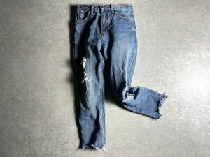 AMERI◆スーパークラッシュビンテージ加工のデニムパンツ　ビンテージシルエット　AMERI VINTAGE　アメリビンテージ　クラシック