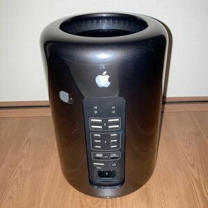 Mac Pro (Late 2013) D500 2基搭載 3.5Ghz6コア12スレッド 送料無料