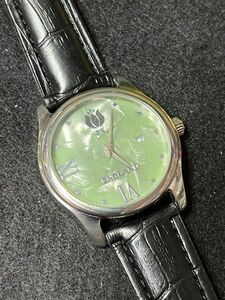 ★未使用 イギリス 薔薇戦争 モチーフ シェル風盤面 メンズ 腕時計