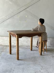 ダイニングテーブル　アンティーク　ヴィンテージ　テーブル　1人用　無垢材　インテリア　ディスプレイ　古木　古家具　机
