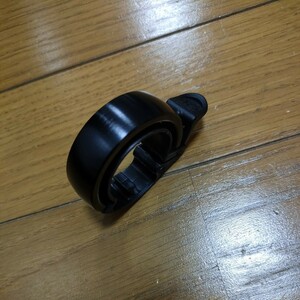 極美品 knog oi 自転車ベル ブラック ノグ　31,8mm