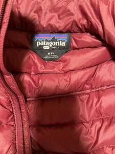 美品　超特価　patagonia パタゴニア ダウンベスト ダウンセーターベスト　パンパン　エンジ　サイズM 車中泊　キャンプ　サーフィン