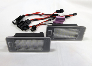 【送料無料】　AUDI　アウディ　TT　（2007～2010） LED 24発ｘ2　ナンバー灯　ライセンス灯　専用設計