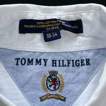TOMMY HILFIGER トミーヒルフィガー　ボタンダウン 長袖シャツ　ホワイト　ワンポイントロゴ刺繍　サイズ16-34_画像2