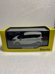 1/30 トヨタ 新型シエンタ Sienta 後期　非売品 カラーサンプル ミニカー ホワイトパールクリスタルシャイン